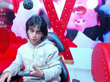 Stripchat Sex Cam of alex_477
