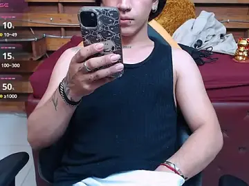 Stripchat Sex Cam of alex_477