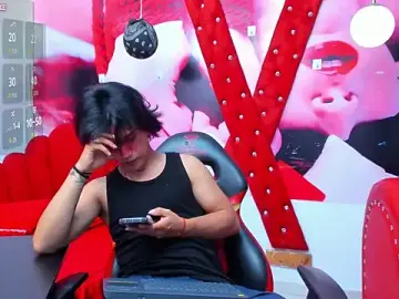 Stripchat Free Porn Cam of alex_477