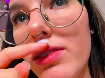 Stripchat Nude Webcam of AriellaTesk