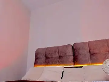 Stripchat Sex Cam of AriellaTesk