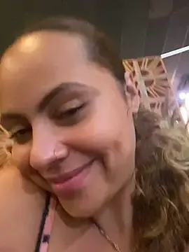 Stripchat Sex Cam of Chloe_Leaozinho