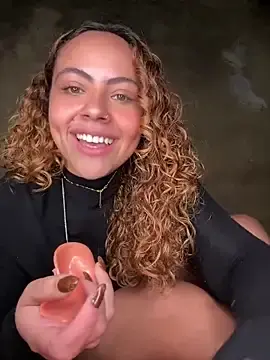 Stripchat Free Live Porn of Chloe_Leaozinho