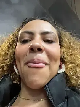 Stripchat Best live sex cam show of Chloe_Leaozinho