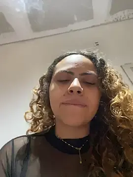 Stripchat Nude Webcam of Chloe_Leaozinho