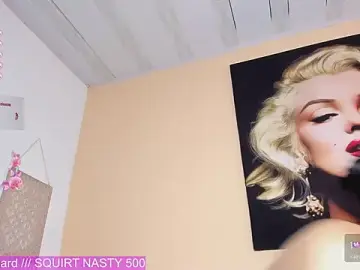 Stripchat Watch Live Sex Cams of SSWEETSIINNN