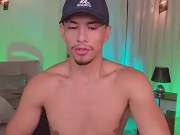 Stripchat Live Sex of Aaronfox_x