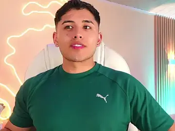 Stripchat Sex Cam of MatiasKorn