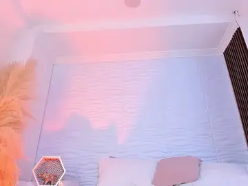 Stripchat Free Porn Cam of CamileHolmes