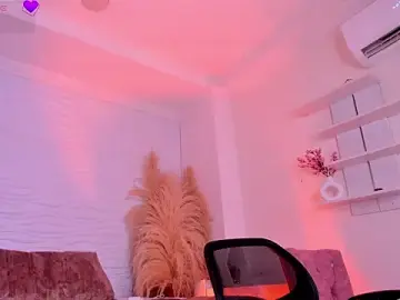 Stripchat Sex Cam of CamileHolmes