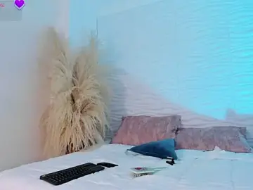Stripchat Sex Cam of CamileHolmes