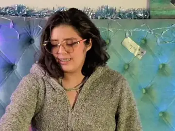 Stripchat Sex Cam of Paola_Lyon_