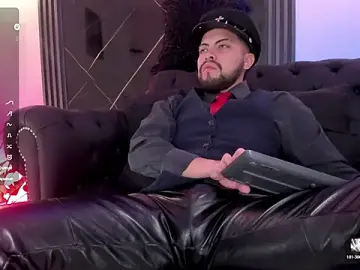 Stripchat Free Porn Cam of LuccaMallard