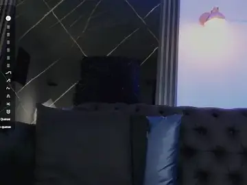 Stripchat Sex Cam of LuccaMallard
