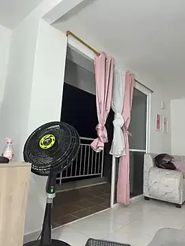 Stripchat Free Live Porn of AlesiaCooper