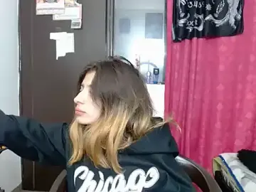 Stripchat Adult Webcam of KratosAfroditacs