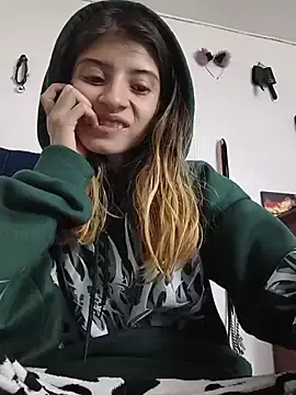 Stripchat Adult Webcam of KratosAfroditacs