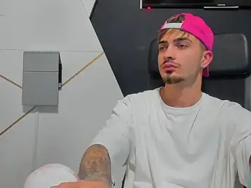 Stripchat Adult Webcam of BrandonTate