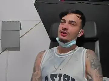Stripchat Live Sex Cam of BrandonTate