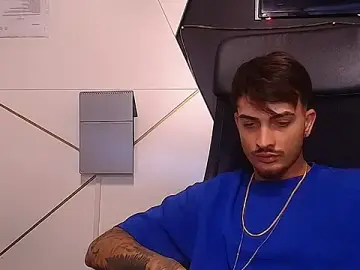 Stripchat Sex Cam of BrandonTate