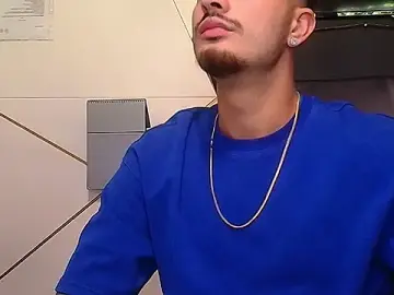 Stripchat Live Sex Cam of BrandonTate