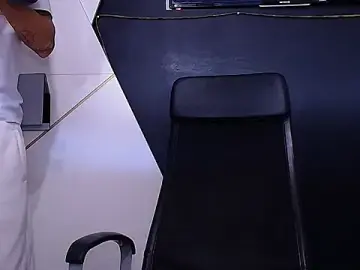 Stripchat Free Porn Cam of BrandonTate