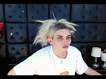 Stripchat Live Sex Cam of Daniela_Pink_