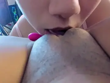 Stripchat Free Live Porn of azul_honey