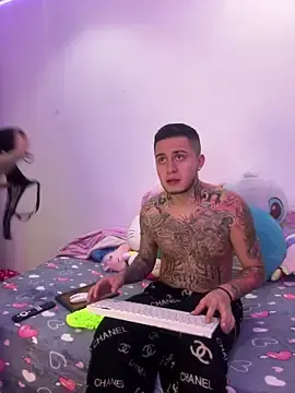 Stripchat Free Porn Cam of tamy_ian