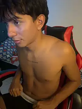 Stripchat Sex Cam of Leonarrrd_01