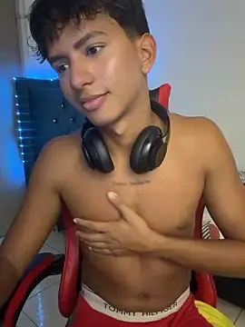 Stripchat Live Porn of Leonarrrd_01