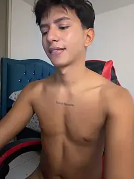 Stripchat Live Sex Cam of Leonarrrd_01