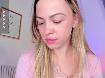 Stripchat Live Porn of damn_cutie