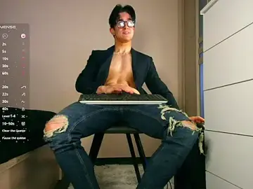 Stripchat Free Live Porn of ChristianLevine_