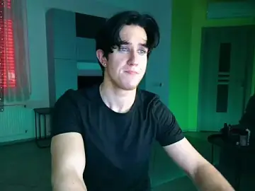 Stripchat Free Live Porn of ChristianLevine_