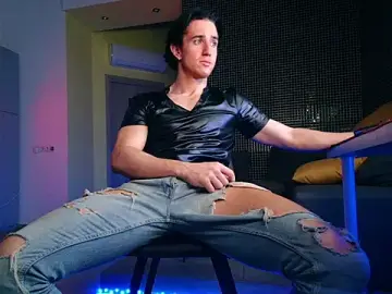 Stripchat Watch Live Sex Cams of ChristianLevine_