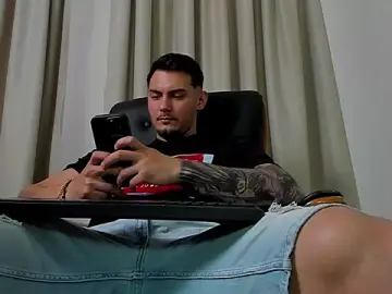 Stripchat Free Porn Cam of ClintMasters