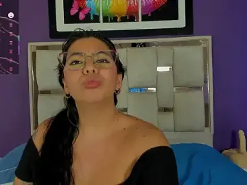 Stripchat Adult Webcam of emilyy_cooperr