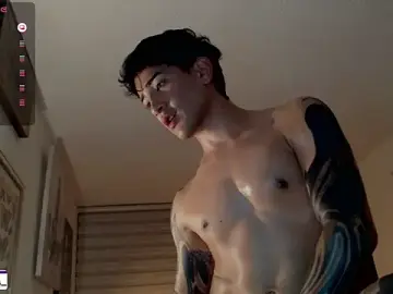 Stripchat Free Porn Cam of ivaaaan_