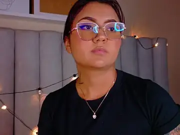 Stripchat Watch Live Sex Cams of alaia-rogers