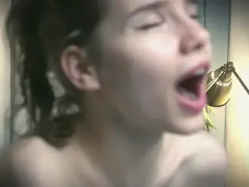 Stripchat Live Sex Cam of happynewdear