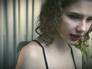 Stripchat Adult Webcams of happynewdear