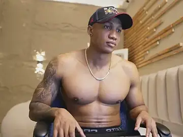 Stripchat Watch Live Sex Cams of Logan_Varela