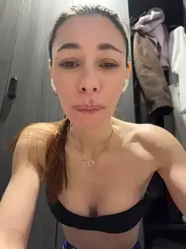 Stripchat Adult Webcam of AmelieCrystal