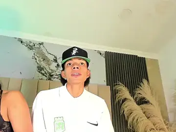 Stripchat Free Porn Cam of candyandmarilyn