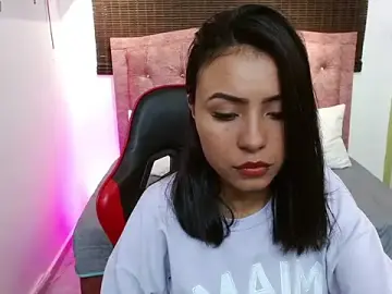 Stripchat Sex Cam of julieta_fn