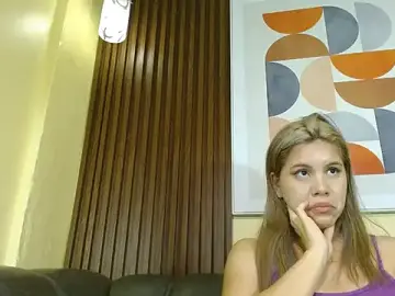 Stripchat Sex Cam of Nicole_Ramires