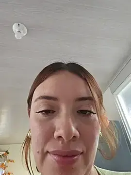 Stripchat Live Sex Cam of valery_mora