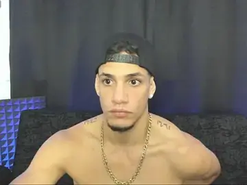 Stripchat Live Sex Cam of jhonnysnow17