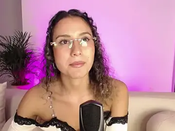 Stripchat Sex Cam of varenkaivanova_22